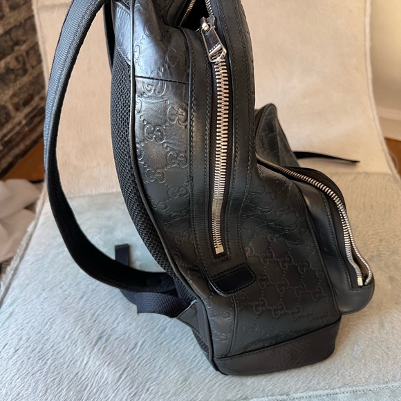 Gucci Signature Backpack GG Monogram Front Zipper Pocket/Embossed - Picture 3 of 6